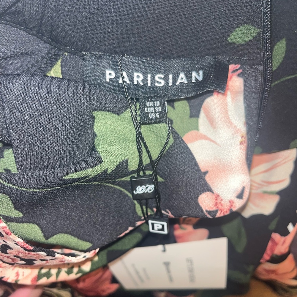 CLOSET CLEAR OUT! 🎉 NWT Parisian floral flare sleeve dress - Picture 6 of 6